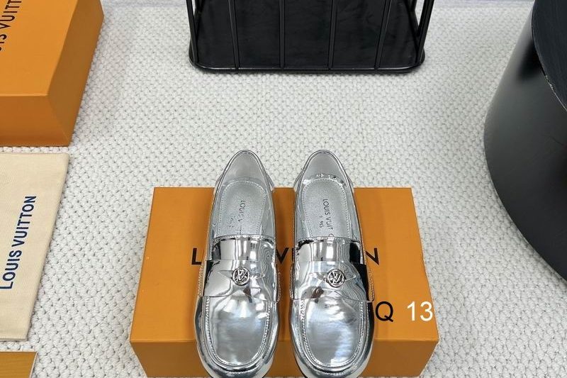 LV Replica Shoes LV size 35-40 YM1201