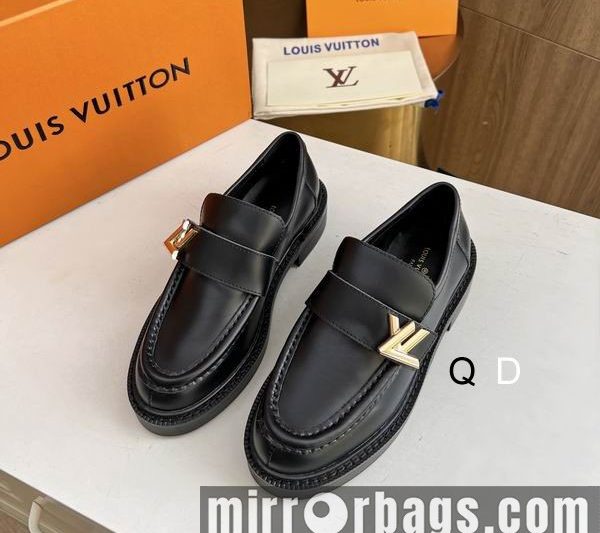 LV Replica Shoes LV colour size 35-40 GDT1202