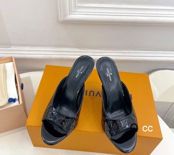 LV Replica Shoes LV size 35-40 9.5CM XC0407