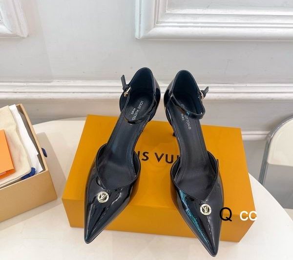 LV Replica Shoes LV size 35-40 8.5CM XC0405