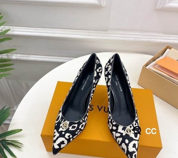 LV Replica Shoes LV size 35-40 7CM XC0403