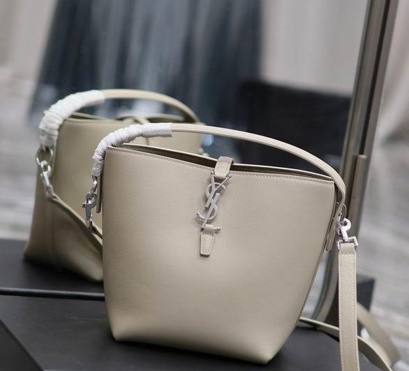 YSL Replica Bags 749036 17X20X13cm YG 1