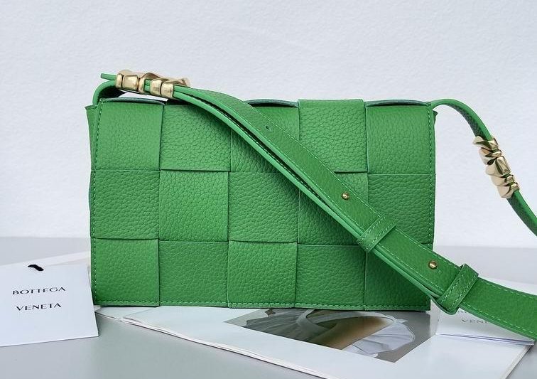Bottega Veneta Replica Bags BV Cassette 666870 23x15x5.5cm CN
