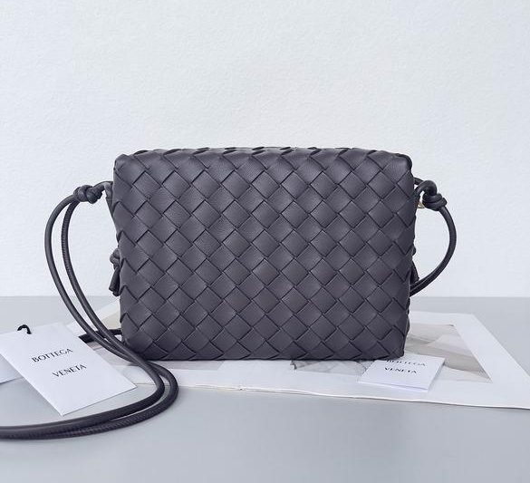 Bottega Veneta Replica Bags 680255  25x15x8cm  BG