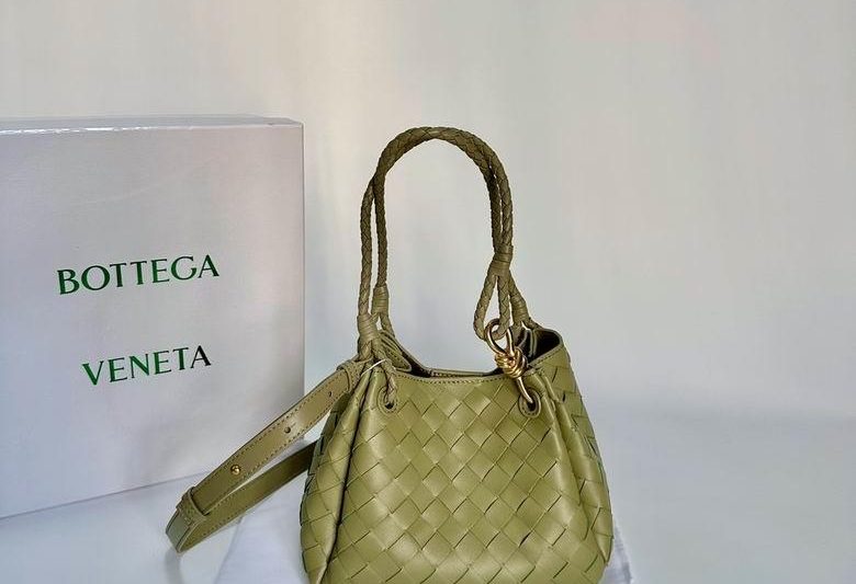 Bottega Veneta Replica Bags Parachute 211 16.5X21X17cm XMY 4
