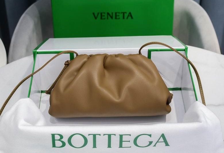 Bottega Veneta Replica Bags Pouch 22x10x6cm DL 18