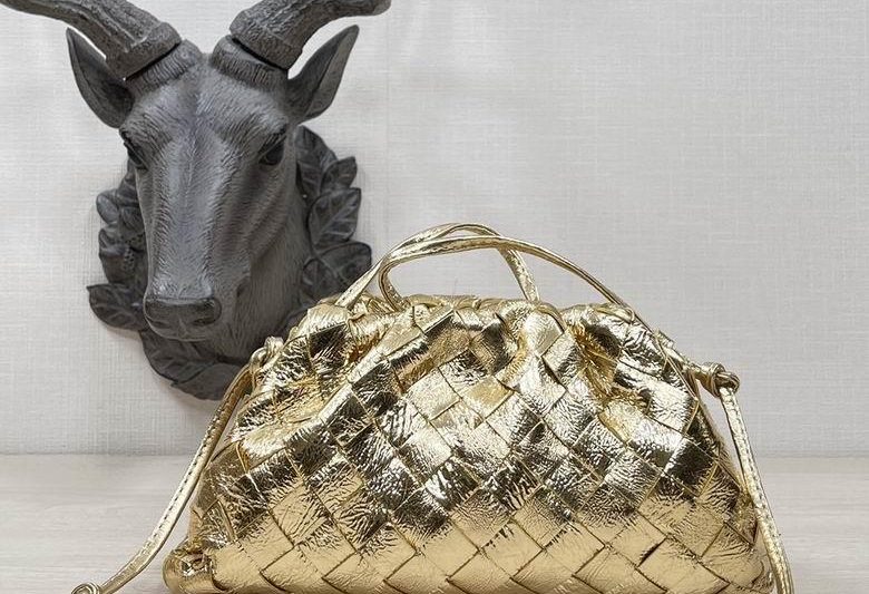 Bottega Veneta Replica Bags BV Pouch DL 2