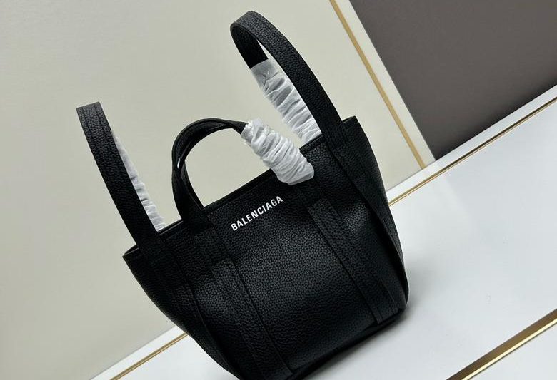 Balenciaga Bags Balenciaga 1090 17x15x13cm ww