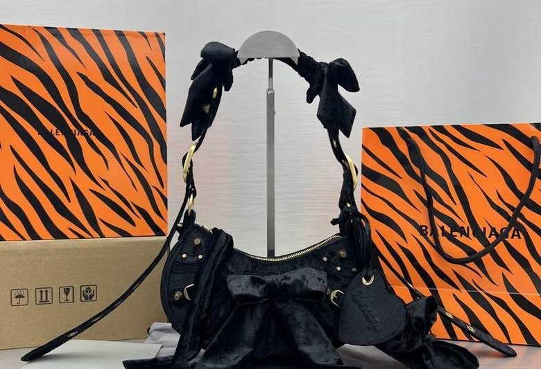 Balenciaga Bags Le Cagole 92718 26X16X9.9cm GY 4
