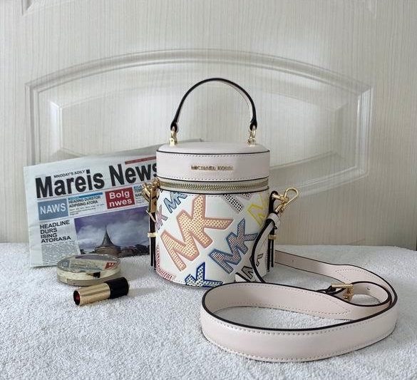 Michael Kors Bags 14X14X15cm 090926 DY 4