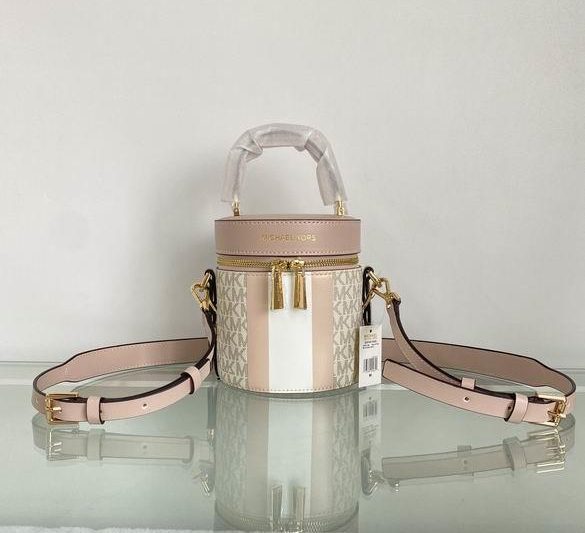 Michael Kors Bags 14X14X15cm 090926 DY 1