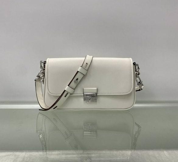 Michael Kors Bags Bradshaw 26X14X4cm 091106 DY 10