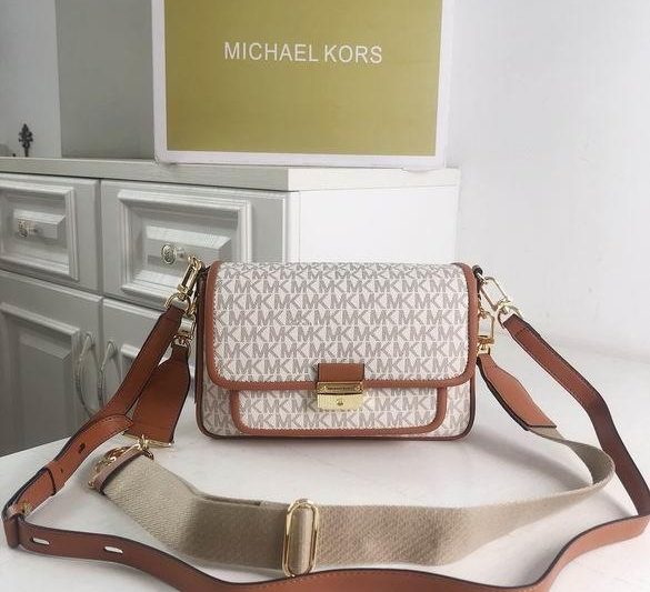 Michael Kors Bags Bradshaw 2101 24X8X16cm DY 4