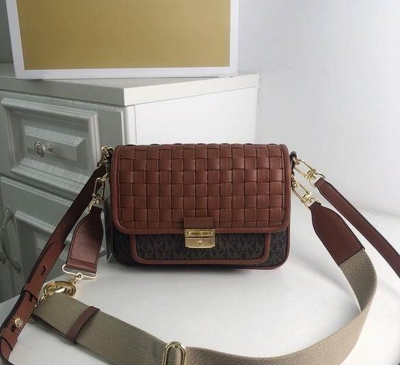 Michael Kors Bags Bradshaw 2101 24X8X16cm DY 1