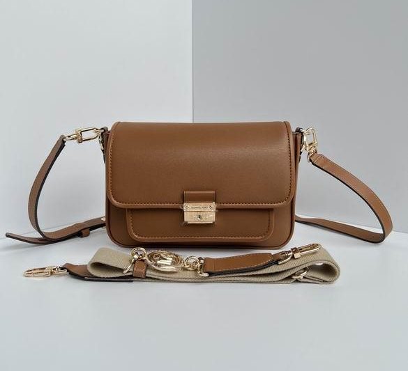 Michael Kors Bags Bradshaw 24X7X16cm 090409 DY 5
