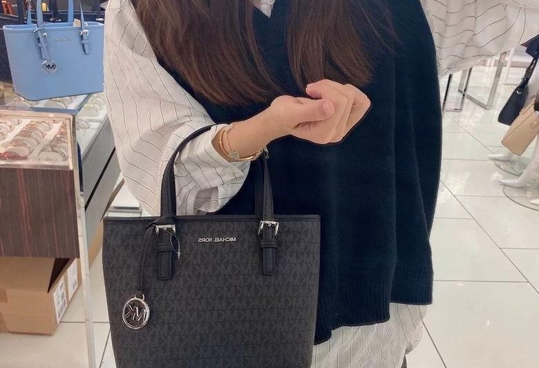 Michael Kors Bags 23X27X19X11cm 083011 DY 3