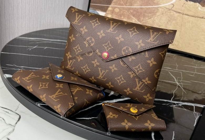 1:1 Louis Vuitton Bags M82981 15.5X11.5X0.5cm