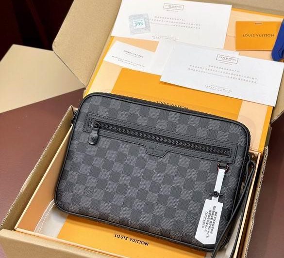 1:1 Louis Vuitton Bags N60324 28.5X21X2cm