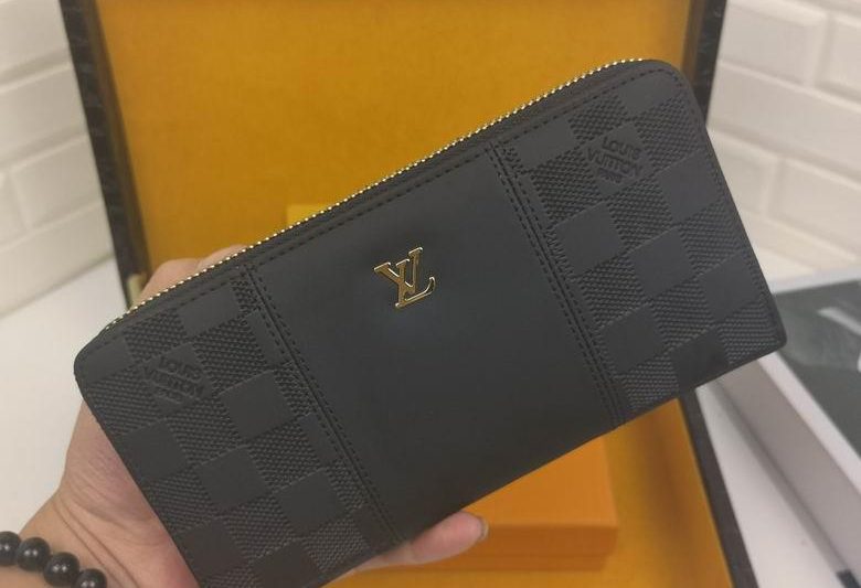 1:1 Louis Vuitton Bags 666068 19X10X2.5cm ZC