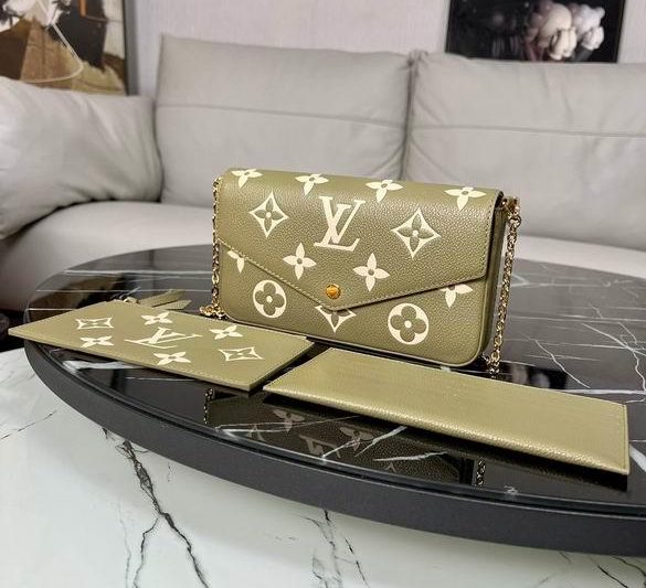 1:1 Louis Vuitton Bags M82480 21X12X3cm