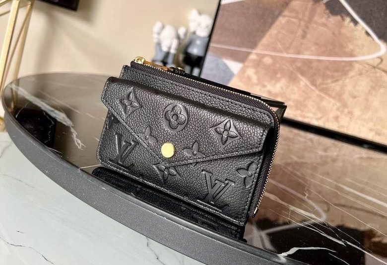 1:1 Louis Vuitton Bags M69421 13X9.5X2.5cm