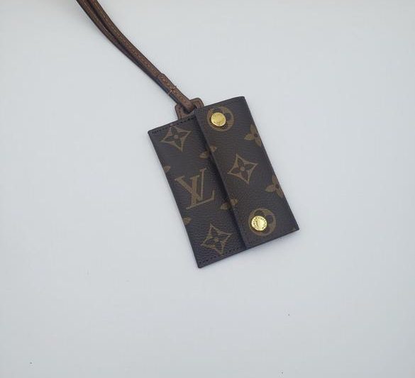 1:1 Louis Vuitton Bags Necklace M83153 7.6x10x0.5cm zy3