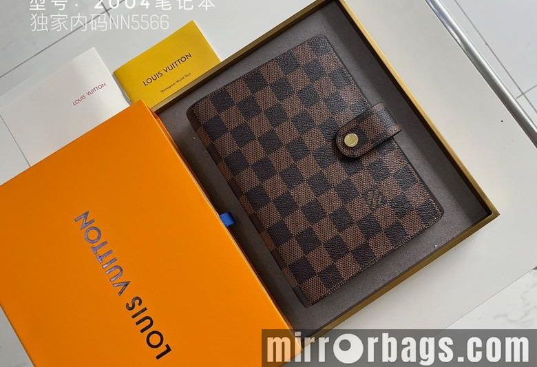 1:1 Louis Vuitton Bags 2004 14x8cm zy3