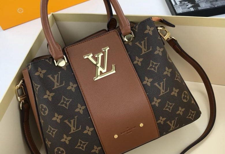 1:1 Louis Vuitton Bags 55339 30x23x13cm jj2