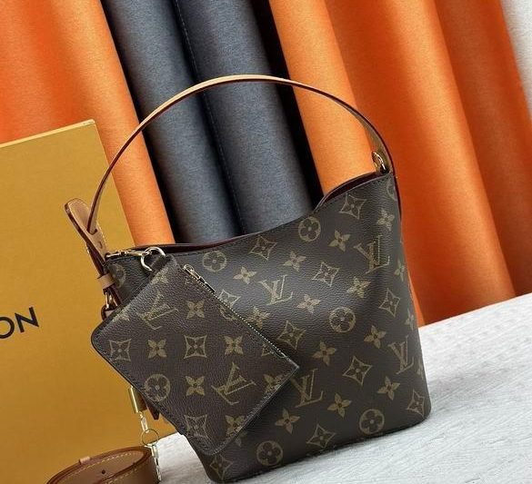 1:1 Louis Vuitton Bags M12925 M13661 16X12X18cm XMY