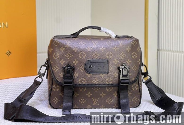 1:1 Louis Vuitton Bags Trail M46972 31x22x11cm ss2