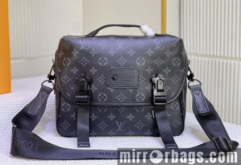 1:1 Louis Vuitton Bags Trail M46972 31x22x11cm ss1
