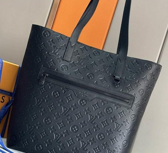 1:1 Louis Vuitton Bags M24777 33X37X13cm XM