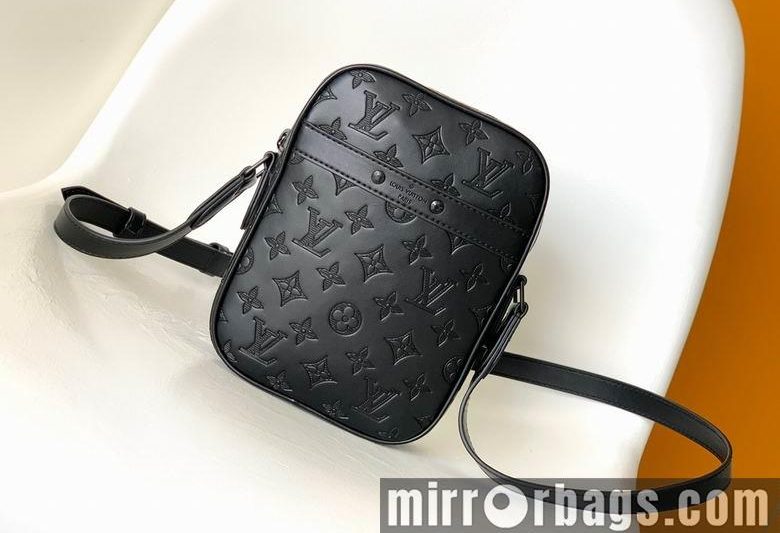 1:1 Louis Vuitton Bags M44972 16X21X4.5cm XM
