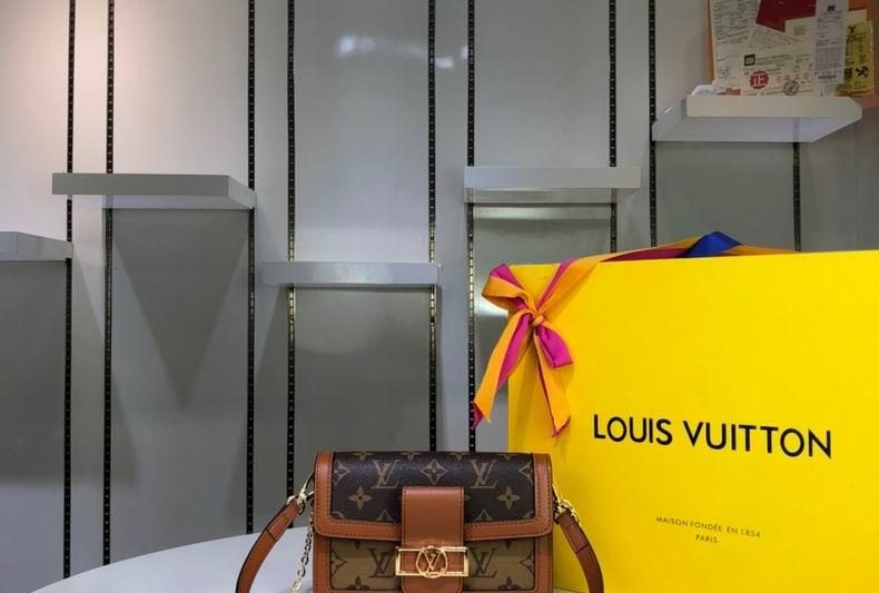 1:1 Louis Vuitton Bags Dauphine M68746 19x11x6 cm cs