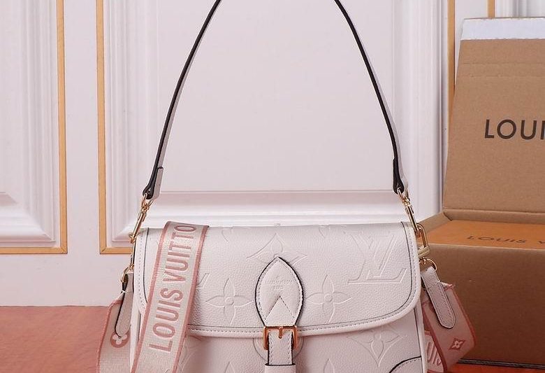 1:1 Louis Vuitton Bags Diane M46386黑M46388白 25x9x15cm ww