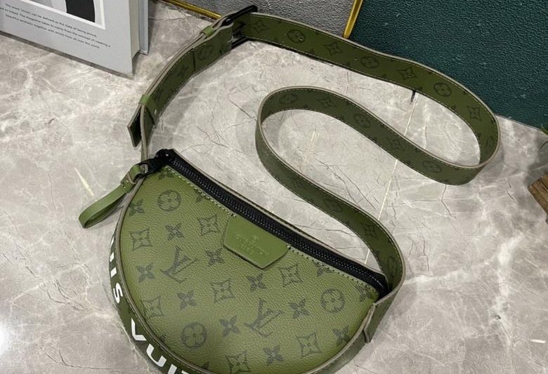1:1 Louis Vuitton Bags Moon 24.5x16x4.5cm ww