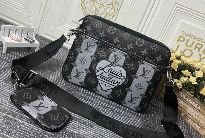 1:1 Louis Vuitton Bags Pochette Metis M69443 25x18x4 cm cs