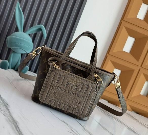 1:1 Louis Vuitton Bags M12109 14X9X24cm WP