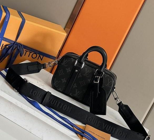1:1 Louis Vuitton Bags M82770 20X13X5.5cm XM