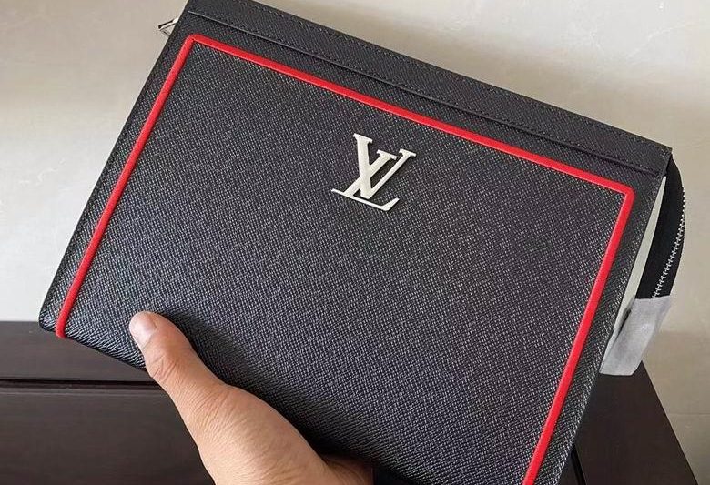 1:1 Louis Vuitton Bags 26X20X4cm 040110 XM