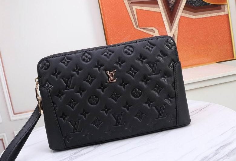 1:1 Louis Vuitton Bags 8302-4 28X18X3.5cm WP-1