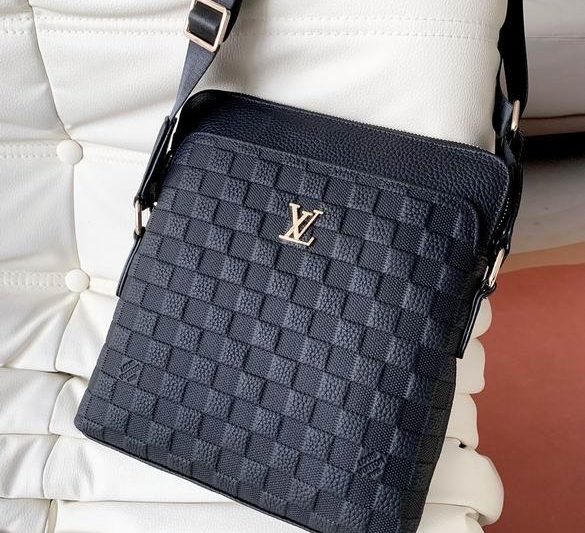 1:1 Louis Vuitton Bags 041902 XM