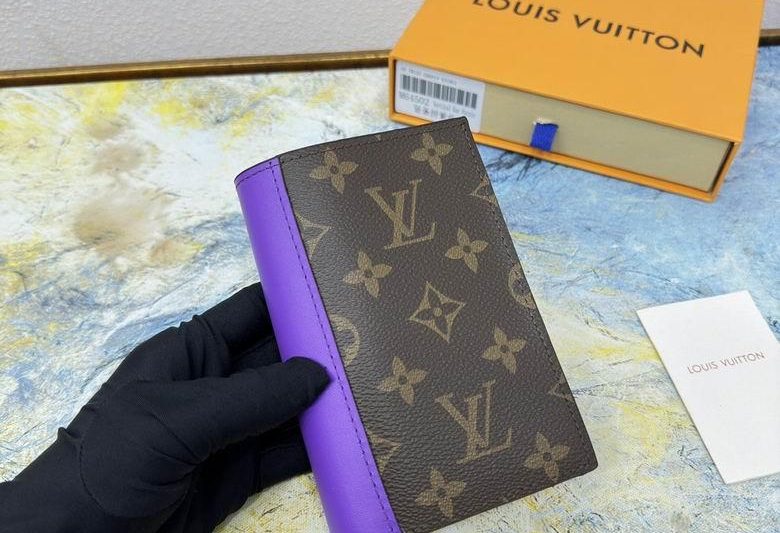 1:1 Louis Vuitton Bags 10X14X2.5cm 112701 YG 4