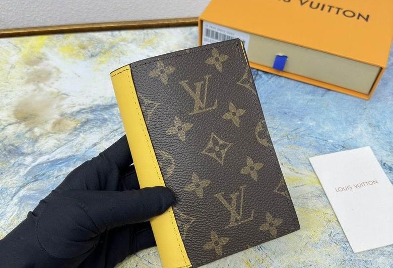 1:1 Louis Vuitton Bags 10X14X2.5cm 112701 YG 3