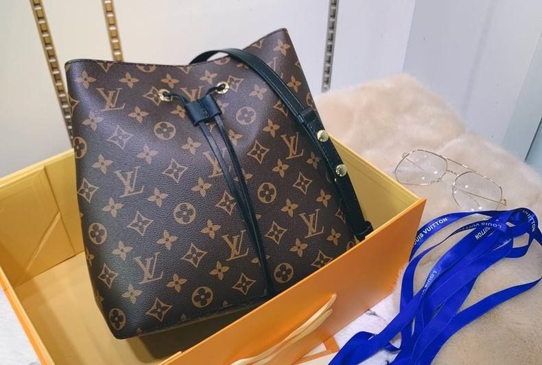 1:1 Louis Vuitton Bags Noe M44022 26x22x27 cm cs 15