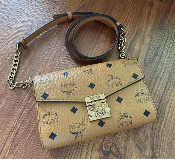 MCM Replica Bags 20534 trumpet DY 4