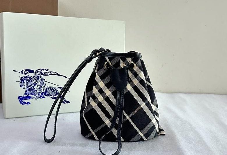 Burberry Replica Bags 16X10.5X18cm 031104 IQ 2colour