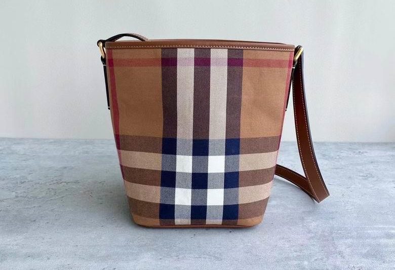 Burberry Replica Bags 16X22X15.5cm 081609 IQ
