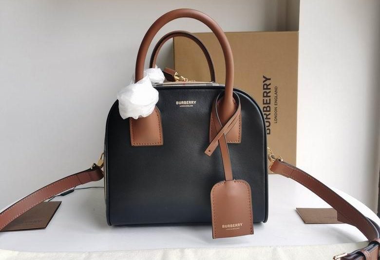 Burberry Replica Bags 3591 34x21x19cm HQ