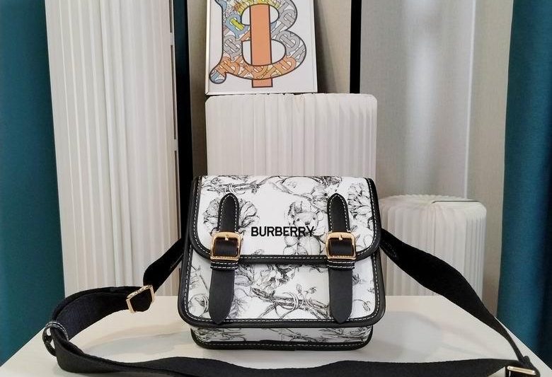 Burberry Replica Bags 17X8X15cm 060818 XMY